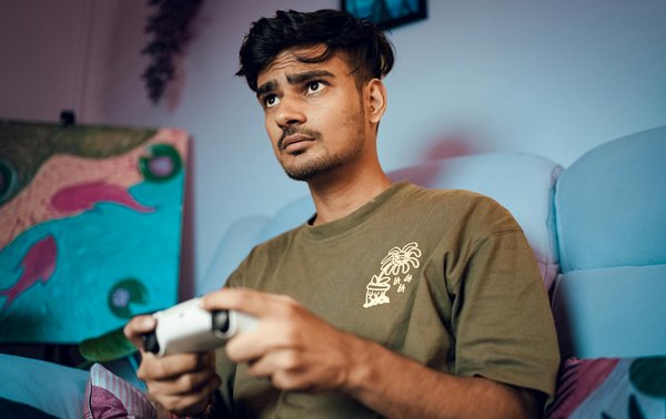 Quels sont les enjeux de la cybersécurité pour les équipements informatiques à domicile ?